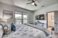 Upscale 5BR Home on Lake Travis with HotTub & Lake Views