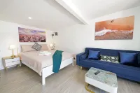 Beachside Compact Backyard Cabin Near Mentone