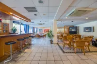 Green Bungalows Hotel Apartments - bar