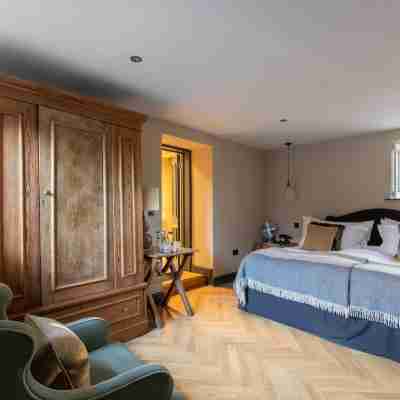 Mr & MRS Smith the Wheatsheaf Inn Rooms