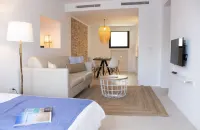 Aparthotel la Gaviota - Condos