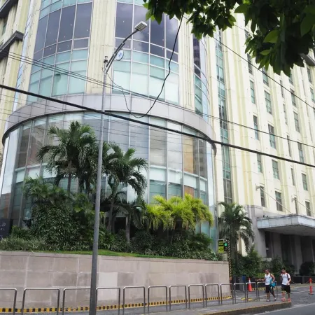 Suites de Marina Manila with Netflix