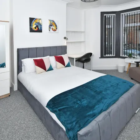 Townhouse @ 202 Walthall Street Crewe