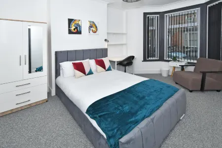 Townhouse @ 202 Walthall Street Crewe