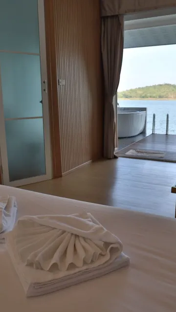 ห้องคิงดีลักซ์พร้อมอ่างจากุซซี่