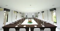 PrimeBiz Hotel Karawang Hotels in Cikampek