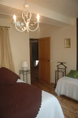 Le Puits Fortifié Hotel a Salives