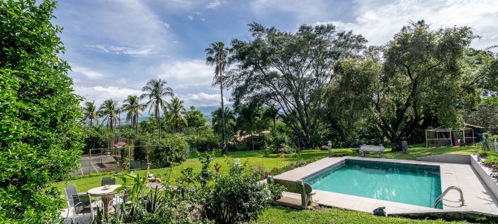 Villa Margarita Hotels in Alajuela