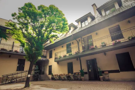 Nobilton Hotel Отели рядом с достопримечательностью «Горно-металлургическая академия им. Станислава Сташица в Кракове»