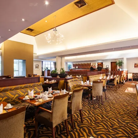 City Lodge Hotel Pinelands Отели рядом с достопримечательностью «Стадион «Атлон»»