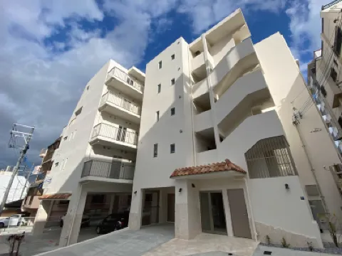 那霸榻榻米之宿-由科爾迪歐尊享酒店管理 鄰近與儀公園的酒店