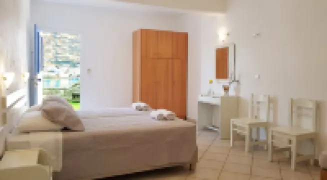 パロス パラダイス アパートメンツ