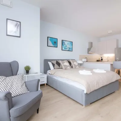 Jaktorowska Bright Studio by BookingHost Hotels near محطة مترو ملوسيني