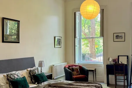 Grosvenor Apartments in Bath - Great for Families, Groups, Couples, 80 sq m, Parking