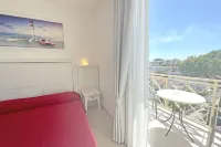Hotel Pigalle - Breakfast