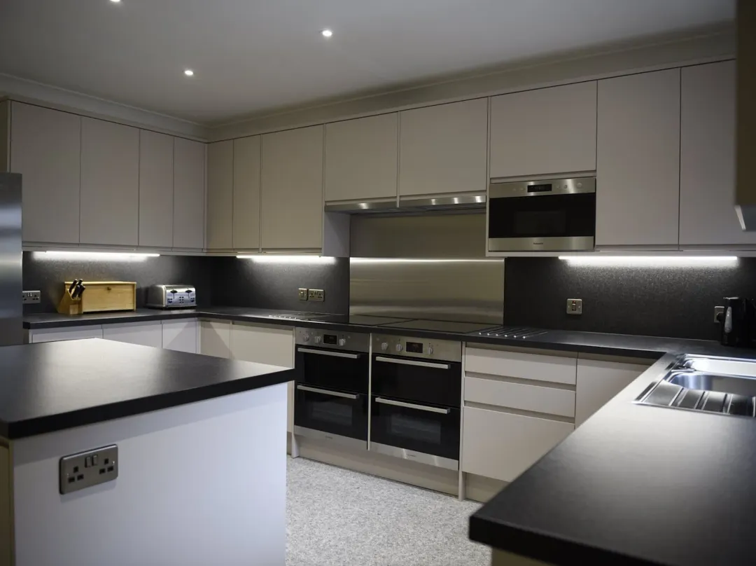 Toothbrush Rooms At Lattice Lodge - Guest Kitchen & Ev Recharging - Ipswich