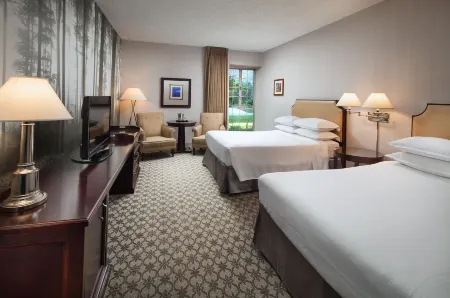 Anaheim Majestic Garden Hotel Отели рядом с достопримечательностью «Луигис Ролликин Роудстерс»