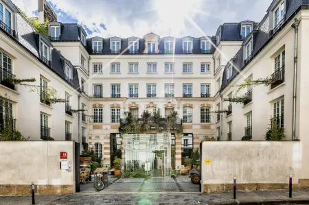 Kube Hotel Paris