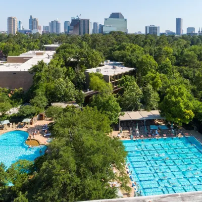 The Houstonian Hotel, Club & Spa Hoteles cerca de Parque Memorial