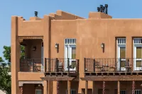 Piñon Court by la Fonda ギビング・ツリー周辺のホテル