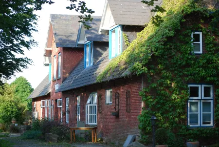 Altes Pastorat Langenhorn Отели в г. Лангенхорн