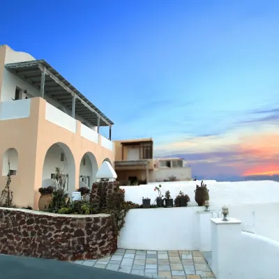 Muses Cycladic Suites Hotels near Oia Caldera
