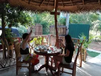 Turtle Paradise Hotels near Turtle Watch Rekawa