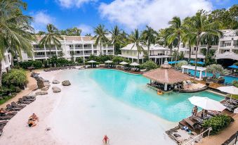 Elysium Private Apartments at Beach Club & Spa