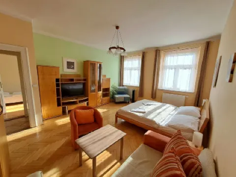 ปางชั่น เอสเคเอลพี เรสท์ โรงแรมใกล้สถานีรถไฟ Praha hl. n.