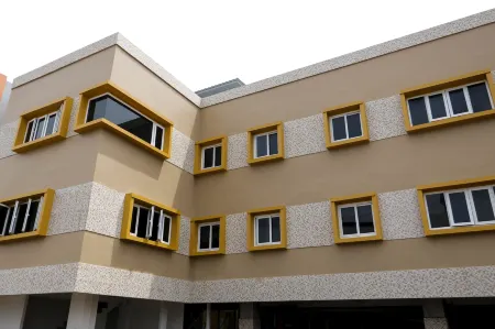 RedDoorz Plus near Palembang Square Mall