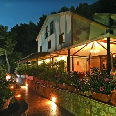 Hotel Villa Delle Meraviglie Hotels near Fiumicello Beach