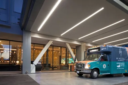 Homewood Suites by Hilton Los Angeles International Airport Отели рядом с достопримечательностью «Докуэилер Бич»