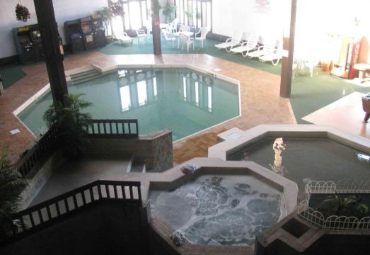 무스 조 숙소 추천