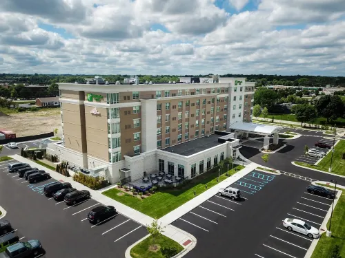 Holiday Inn & Suites Farmington Hills - Detroit NW Hotels in Farmington Hills