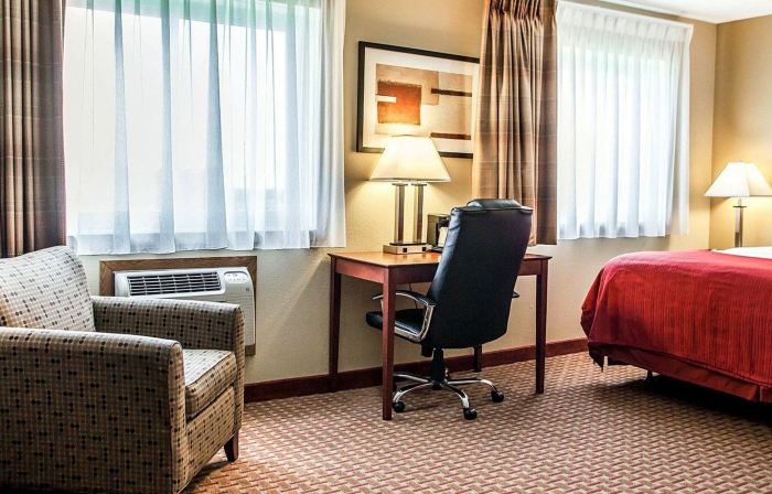 Quality Inn & Suites Davenport Near I-80