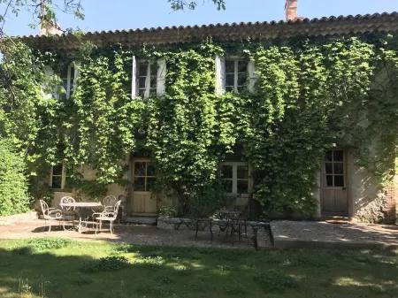 Commanderie de Peyrassol Отели в г. Пьерфё-дю-Вар