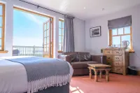 Oak Tree Inn Hotels in Ласс