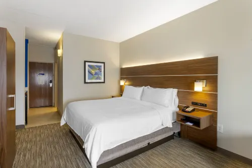 Holiday Inn Express & Suites Harrison Hotels in Harrison