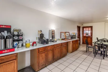 Rodeway Inn Отели в г. Гвадалупе