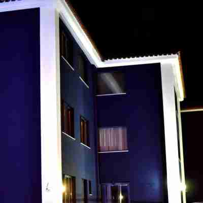 Chroma Lodge Pikermi Hotel Exterior