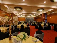 โรงแรมพาเซโอ เพรเมียร์ โรงแรมในลากูนา