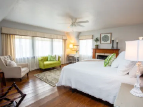 ハミングバード エステート ワイン & スイート セントラル・ポイントのホテル