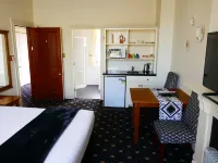 Highland House Boutique Hotel Hotels near Baldwin Street