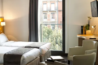 Hôtel le Père Léon Hotels in Toulouse