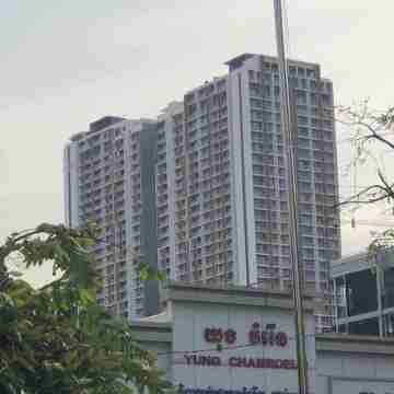 Skyline Hotel Exterior