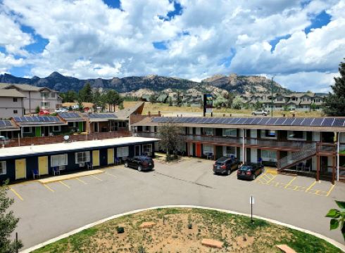 Coyote Mountain Lodge