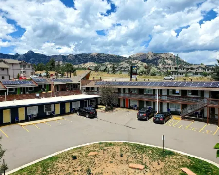 Coyote Mountain Lodge Hotels in Larimer County