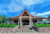 The West Cove Hotel - Beach