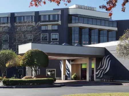 The Verve Boston Natick, Tapestry Collection by Hilton Отели рядом с достопримечательностью «Фели Филд»