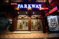 Hotel Parkway Deluxe Hôtels à proximité de : Fatehpuri Masjid